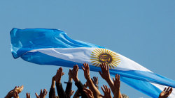 yosolosiento:  yo argentino,,  reblog si sos Argentino, sino
