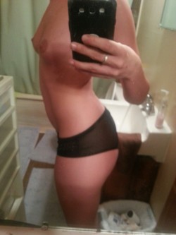 Check out this stunner ! Absolutely amaizing body !! Go show