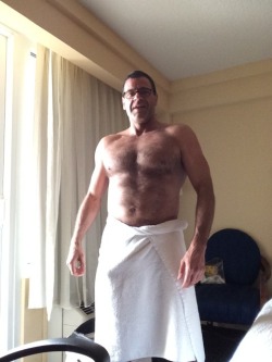 daddy-street-journal:  HOTEL TOWEL BONER 