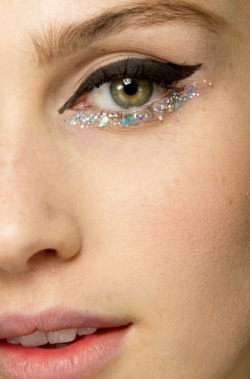 smellsjustlikecouture:  Backstage of Chanel ss 2014 