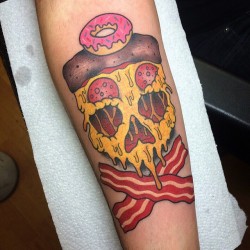 alexstrangler:  Pizza skull with bacon crossbones and a donut