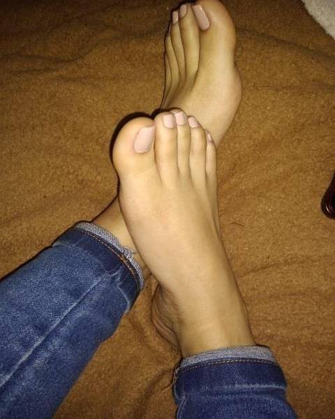 feeteverywhere10:  @feetvane #lovenails #prettynails #pedicure