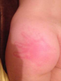 daddysgoldenprincess:  Look what daddy did! Hehe I loved it 