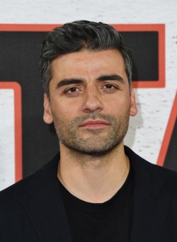 finnpoerise:  Oscar Isaac during the Star Wars: The Last Jedi