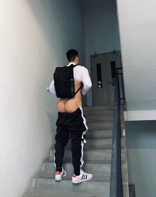 ➷