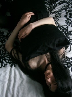 jenna-heart:  Pictures of me in my black wig, having taken any
