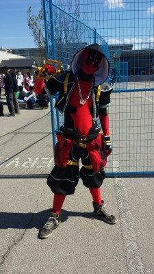 kagenagaru:  itszombiebear:  Sora as Deadpool, or Deadpool as