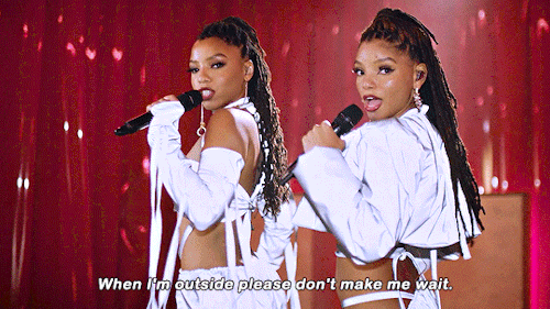 hallebaileygifs:CHLOE X HALLE‘Do It’ at the 20th annual BET