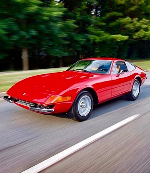 frenchcurious:Ferrari  365 GTB/4 16445 1973. - source Classic