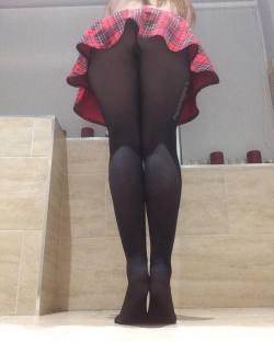 playfulintights:  Nice little upskirt because why not ! I made
