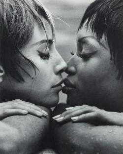 lelaid:  Christy Turlington & Naomi Campbell by Steven Meisel