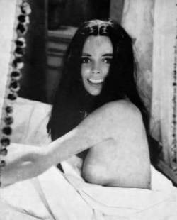 erotismoerotisme:  Barbara Steele