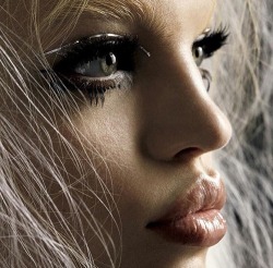 leluxemannequin:  Silver Swan