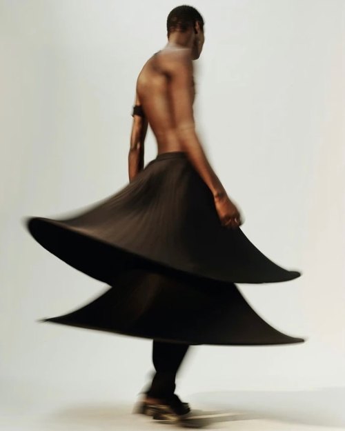 dolerme:    momo ndiaye photographed by mel bles and styled by