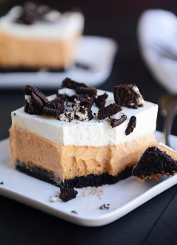 foodffs:  Pumpkin Oreo Cheesecake Bars Really nice recipes. Every