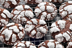 in-my-mouth:  Chocolate Crinkle Cookies