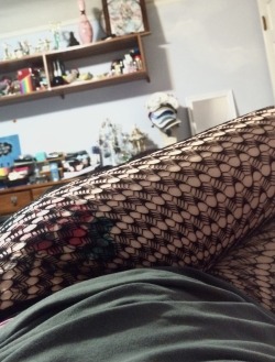 ceasetobesilent:In love with these tights ✨