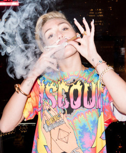 smoke up baby | via Tumblr on We Heart It http://weheartit.com/entry/85766542/via/lubric4nt