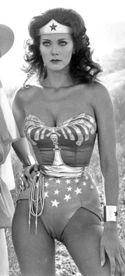 fuckyeahangrywomen:  Lynda Carter  - Wonder Woman (1979)