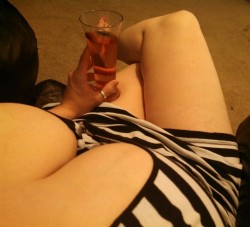 nikkis-double-ds:  Time to relax and enjoy a nice glass of wine