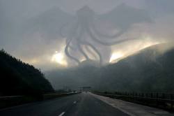 gracefully-found:  crydaisy:  Oh cool a sKY DEMON AWAKENS  This