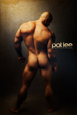 thegaysideofbi:  patlee:Roger | by Pat Lee http://patlee.net