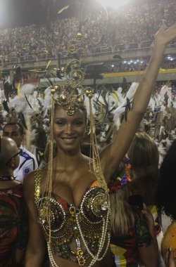 vegassss:  laisribeirodaily:Lais Ribeiro in Brazil for Carnaval