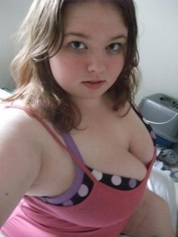 missbbwblog:  Reblog if you love bbw amateurs  Bbw nice