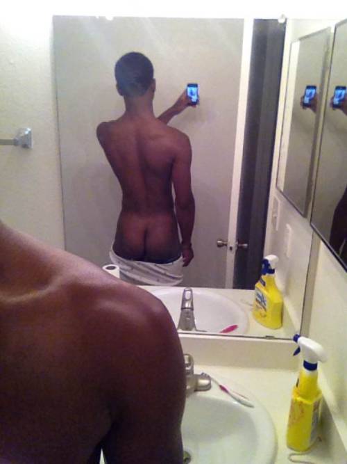 nudeselfshots-blackmen.tumblr.com/post/119332864360/