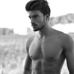 Mariano Di Vaio - http://handsomeboys.tk