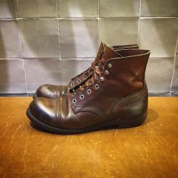 redwingshoestoreamsterdam:  These Red Wing Shoes 8111 6"