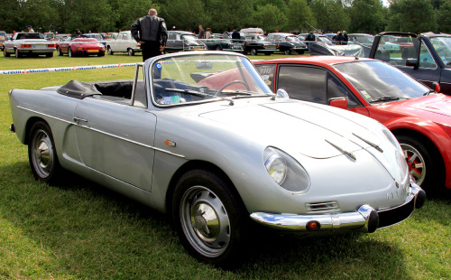 carsthatnevermadeitetc:  Alpine A110 Cabriolet, 1963-1969. The convertible version of Alpineâ€™s A110 is much rarer than the coupe, with only 60-70 cars being made in France. A few more were made under licence in Mexico asÂ the Dinalpin but their open