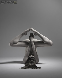 girlsdoingyoga:  .