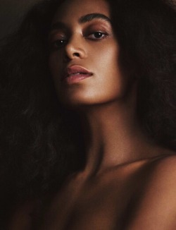 urbanrogue:SOLANGE 😍. I love HER