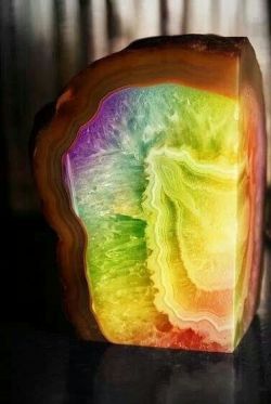 gravitationalbeauty:  Rainbow Rock  