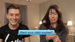 sizvideos:  Mom reads son’s Grindr messagesVideo