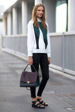 vogxed:  streetsofvogue:  checking out new followers! x  ✖️