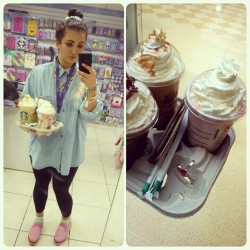 Retail survival: #Starbucks #happyhour  #nearlydied u Lewis #me