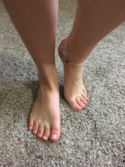 sweet-feet-and-more:  sexysouthernscarlett: I’m going to surprise
