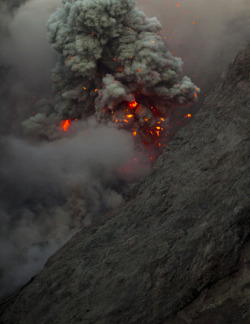 fyeahvolcanoes:  batutara_i56543 by volcanodiscovery on Flickr.