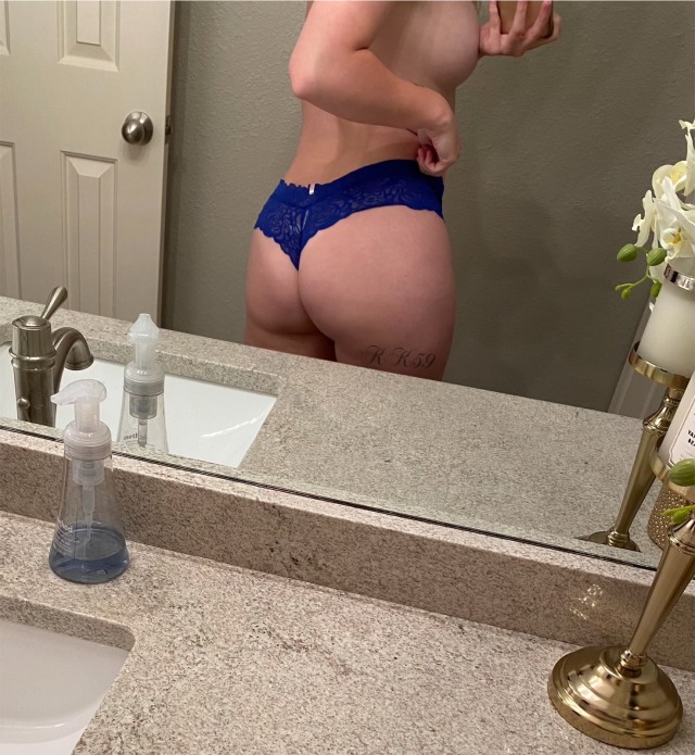 kinkycouple59:Happy hump day 🐫💕