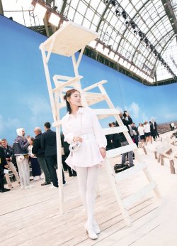 [HQ] Ma Sichun  at the Chanel S/S 2019 runway show at Paris Fashion