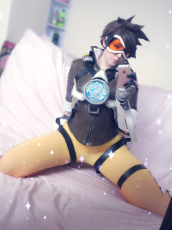 love-cosplaygirls:  Another Tracer Cosplay For You All!