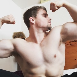 Fuck yeah biceps!