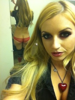 teenscumblackcock:Selfie of Lexie Belle