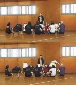 rangerkimmy:  haikyau:  Tanaka picking up Nishinoya frame by