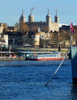 fuckitandmovetobritain:Tower Of London,  London, EC3  this place