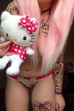 pastelkkitty:  Pastel pink hello kitty adventures. 💕