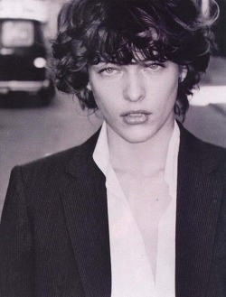 androadiction:  Milla Jovovich 