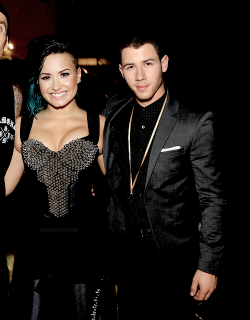 burrowjoe:  Demi Lovato and Nick Jonas backstage at VEVO’s